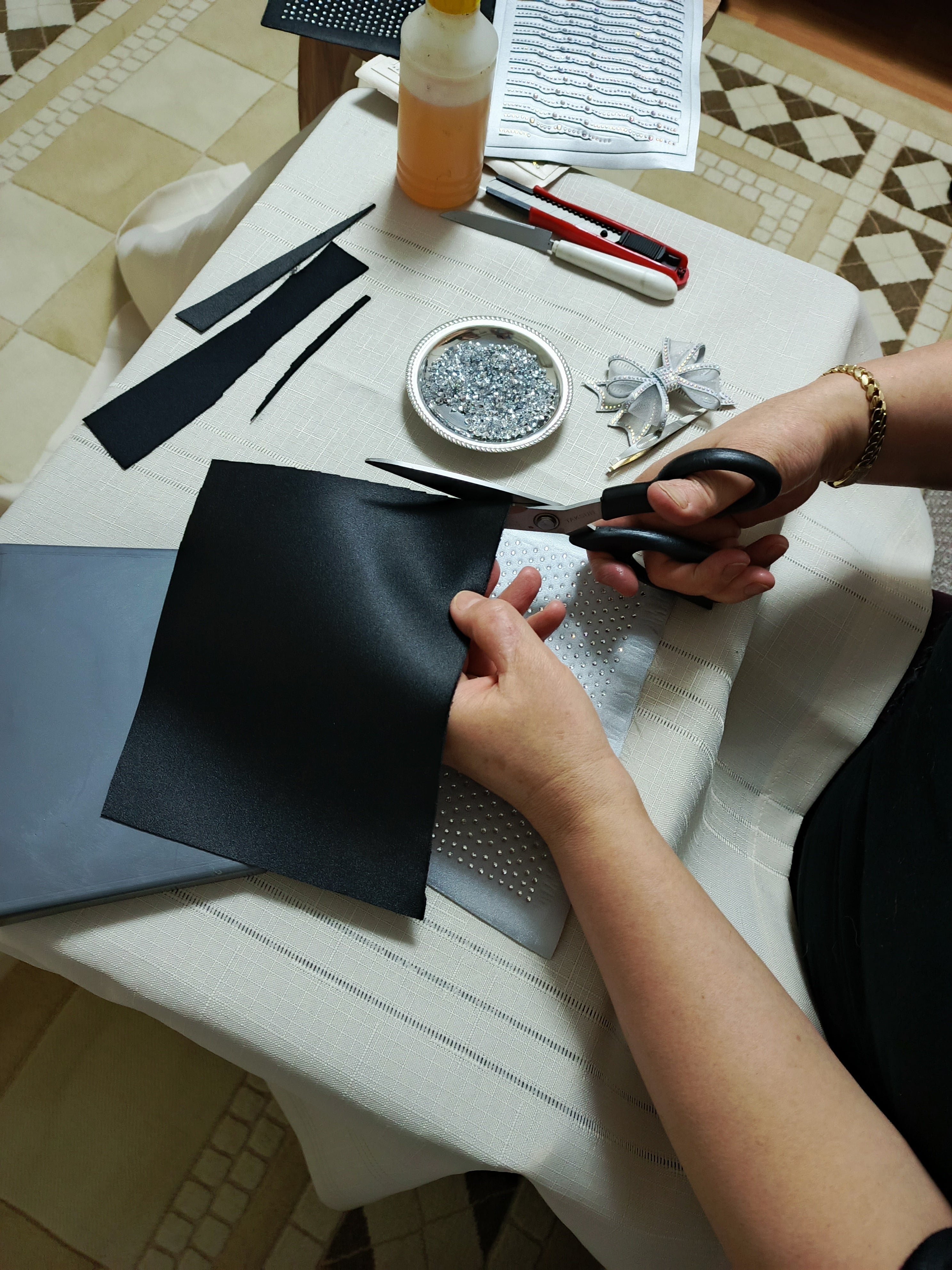 Silver Bow Embellished Evening Clutch