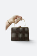 Braune Abendtasche mit Tupfen